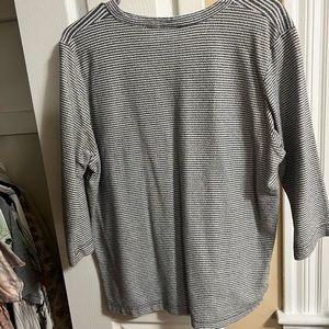 Quarter sleeve shirt